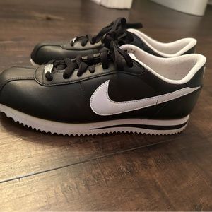 Nike Cortez Women’s Size 8. Worn twice, they don’t fit me anymore!